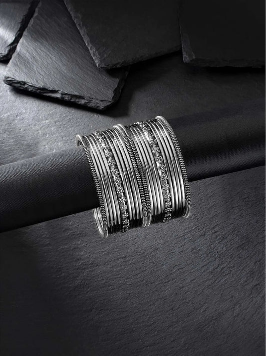 Chic Bangle Set by Peora – Modern Elegance for Every Look