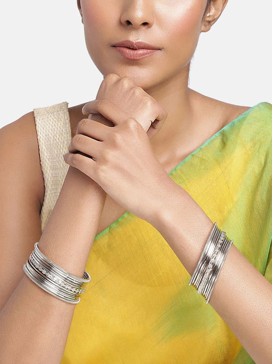Chic Bangle Set by Peora – Modern Elegance for Every Look
