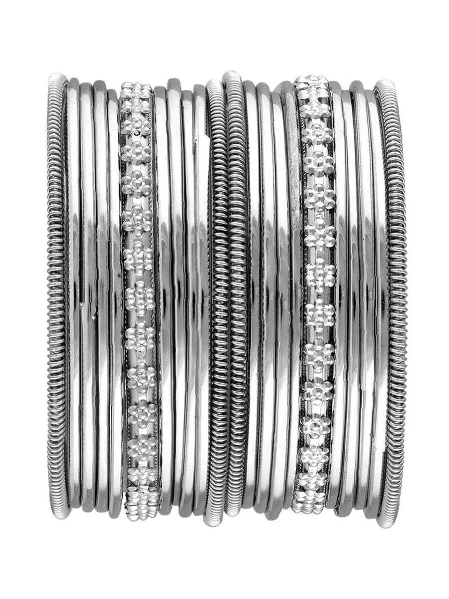 Chic Bangle Set by Peora – Modern Elegance for Every Look