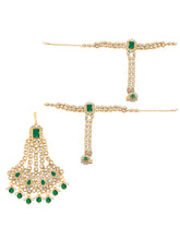 Elegance Embodied Kundan Pearl Bridal Set