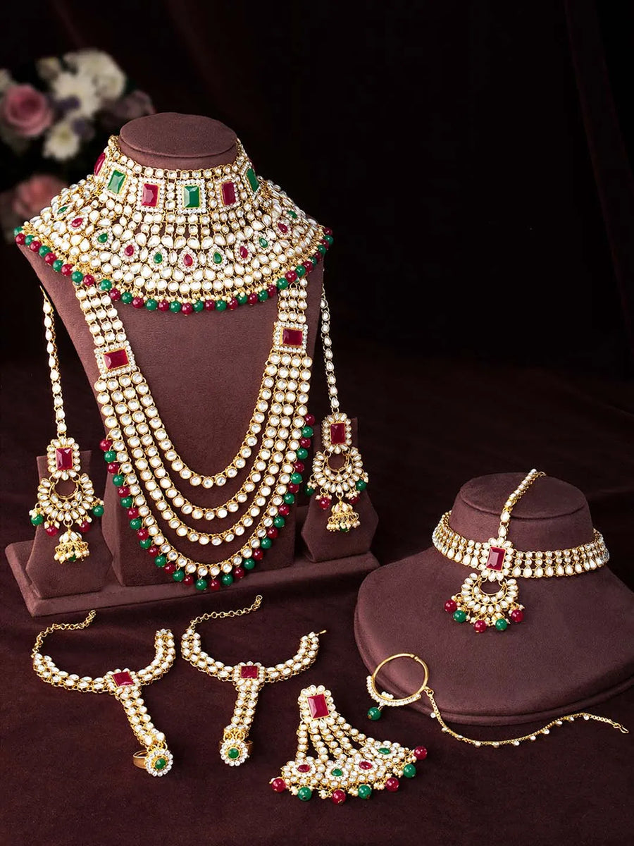 Bridal Jewellery Ensemble by Peora | Graceful Elegance for Brides