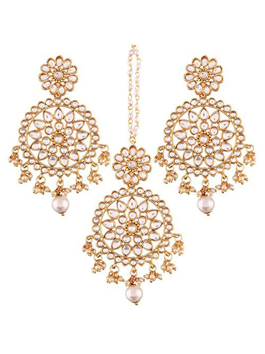 Regal Kundan Lariya Maangtikka Set. Pair of earrings & Maangtikka with kundan & beads. Best for festive & ethnic occasions.
