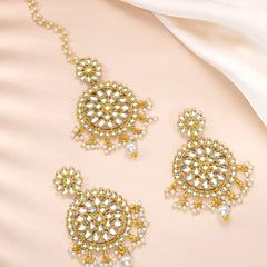 Regal Kundan Lariya Maangtikka Set