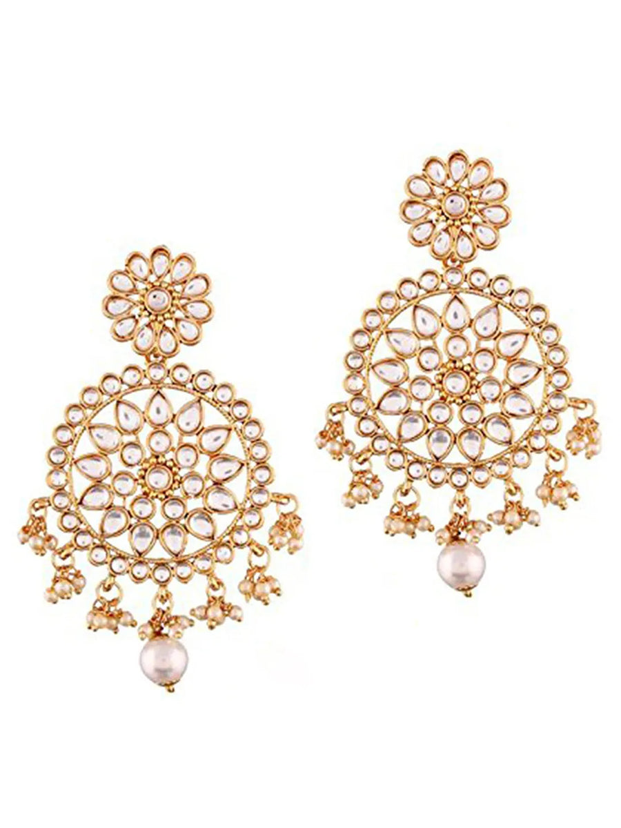 Regal Kundan Lariya Maangtikka Set. Pair of earrings & Maangtikka with kundan & beads. Best for festive & ethnic occasions.