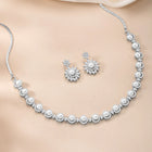 Graceful Floral Pearl Necklace Set