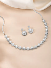 Graceful Floral Pearl Necklace Set