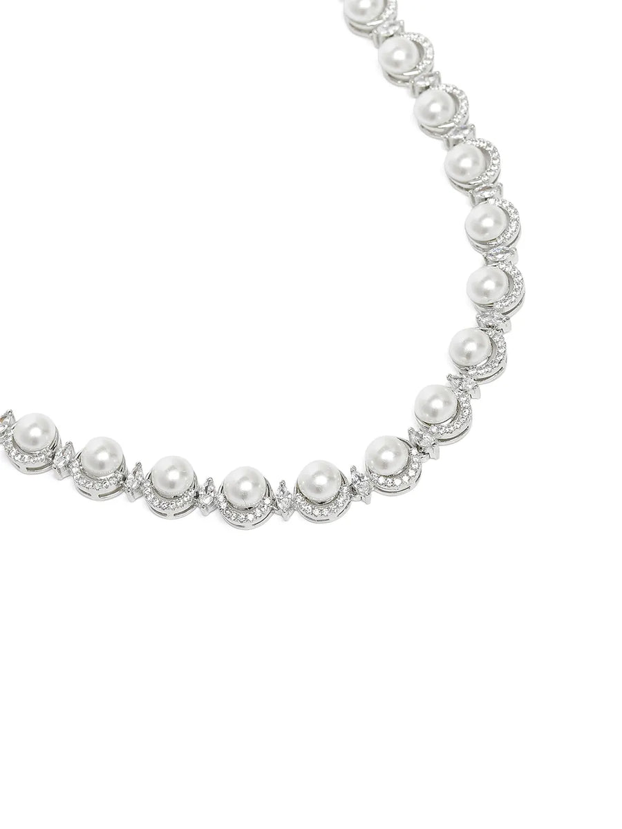 Graceful Floral Pearl Necklace Set
