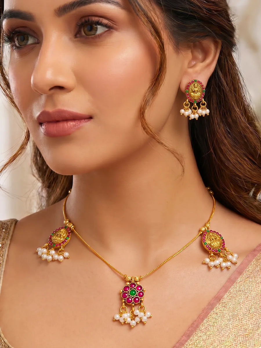 Peora Ruby Green Bloom Necklace Set - Gold