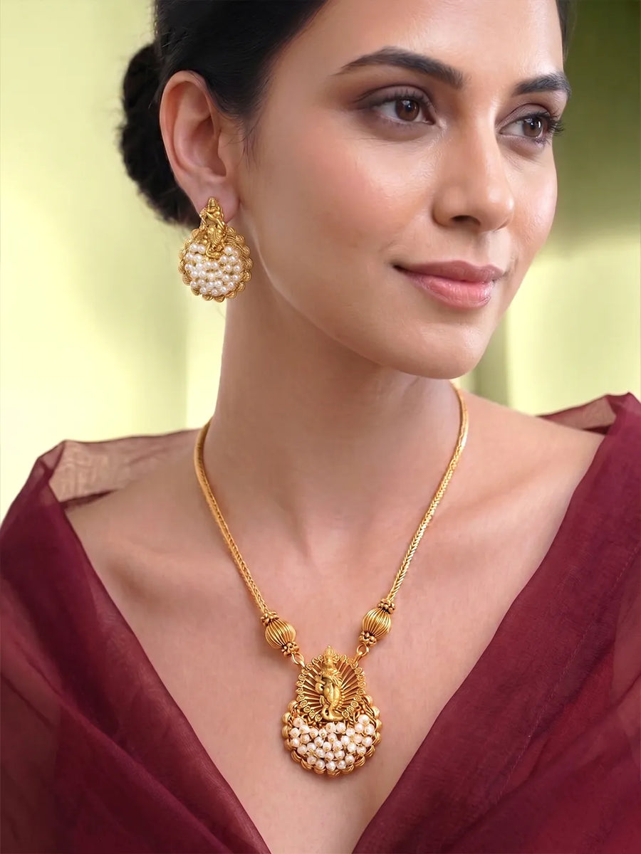 Peora Royal Temple Pearl Necklace Set - Gold