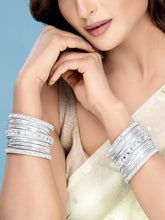 Garden Glamour Metal Bangles Set - Silver