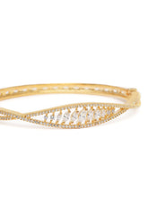 Gracebound Twist Zirconia Kada Bracelet