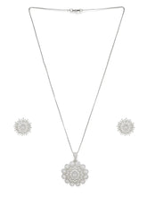 Star Petal Sparkling Pendant Set