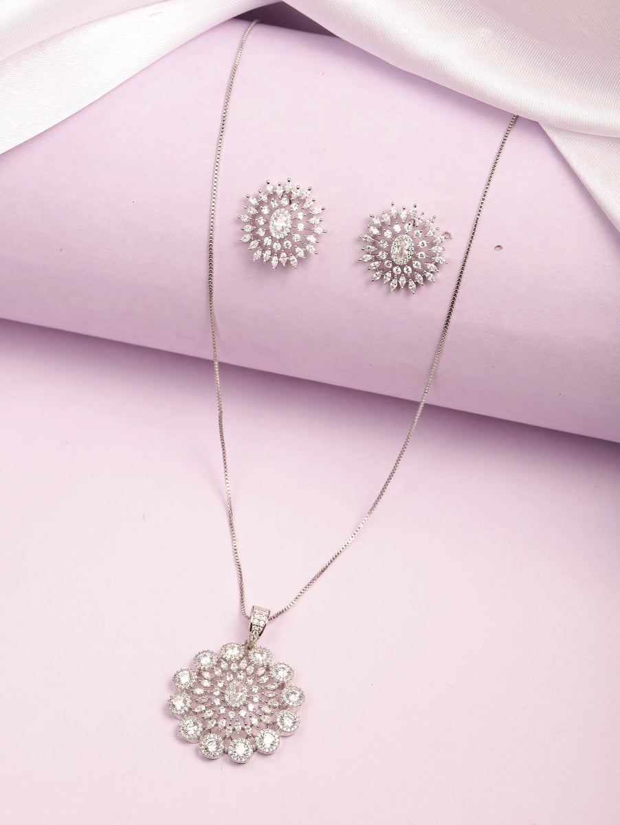 Star Petal Sparkling Pendant Set