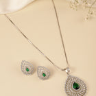 Mystic Emerald Crystal Pendant Set
