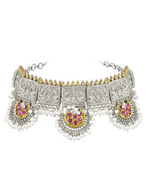 Classic Floral Pendant Pearl Necklace Set