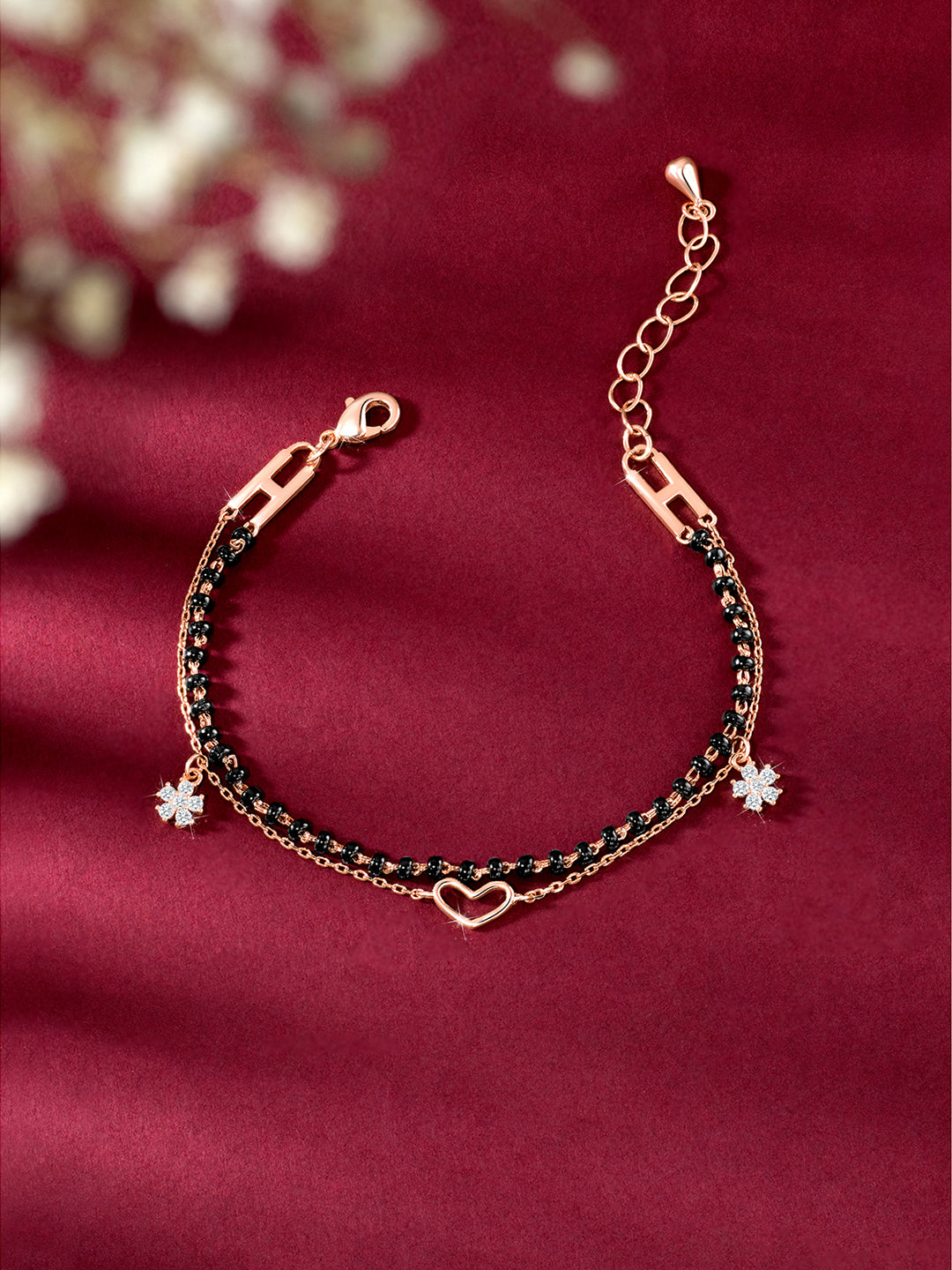 Chic Noir Rose Gold Heart Bracelet with Dainty Black Beads