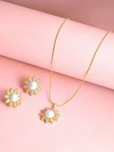 Glam Pearl & Crystal Floral Pendant Set