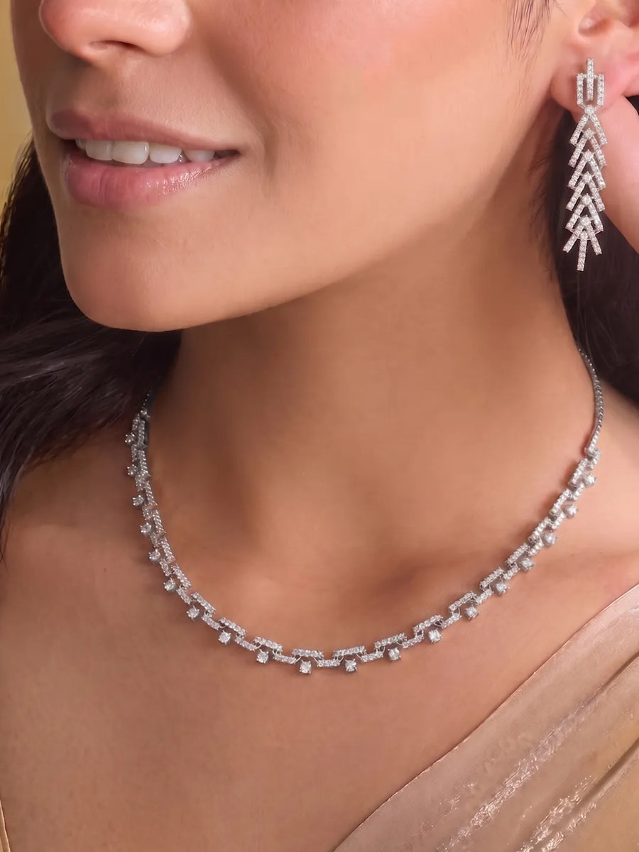 Peora Luxe Trail Silver Necklace Set