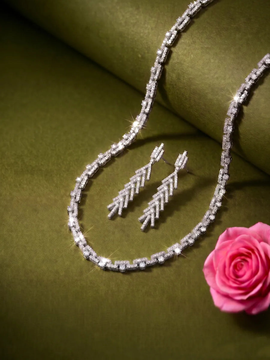 Peora Luxe Trail Silver Necklace Set