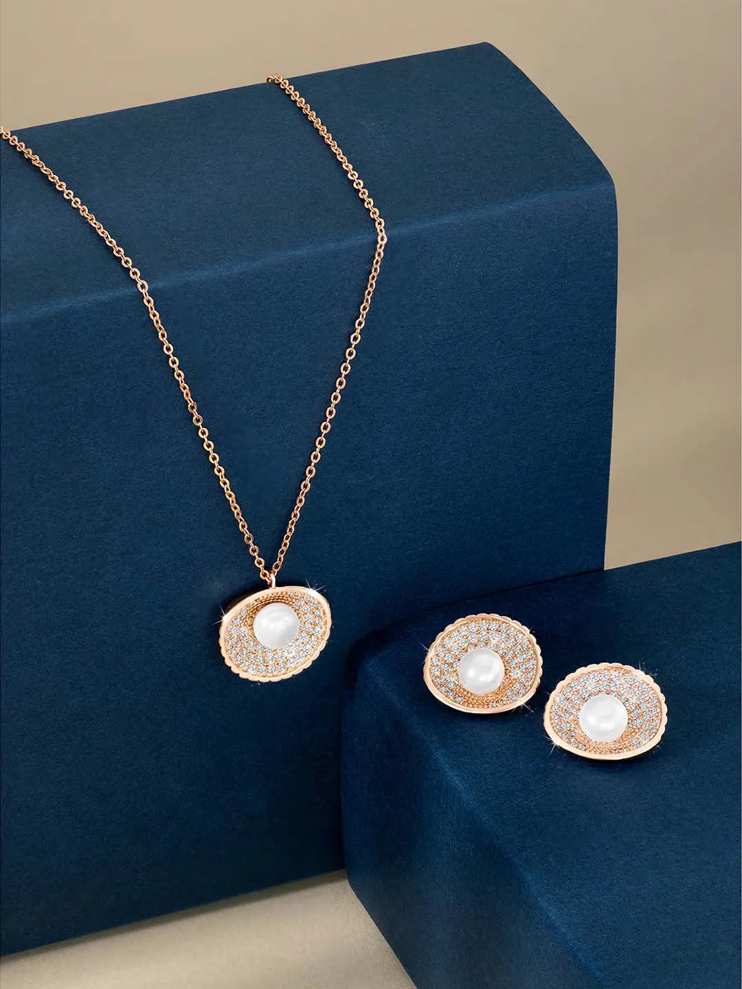 Seashell CZ & Pearls Chic Pendant Set