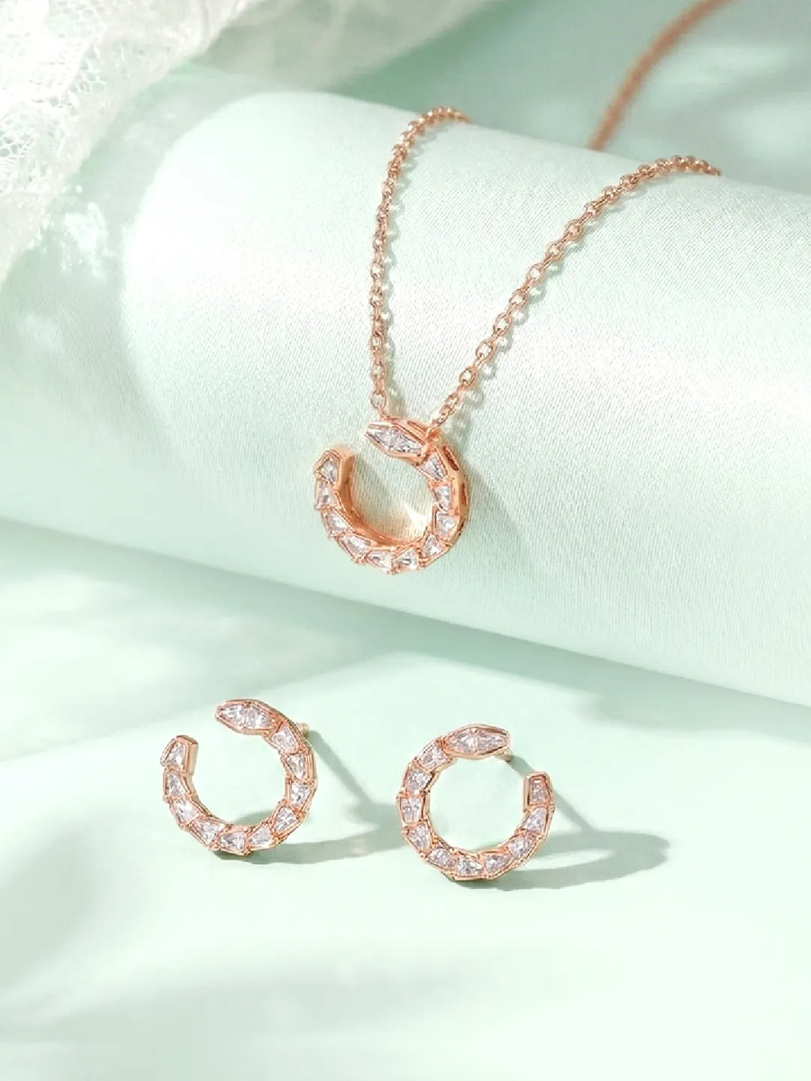 Chic Rose Gold Baguette Circle Pendant Set