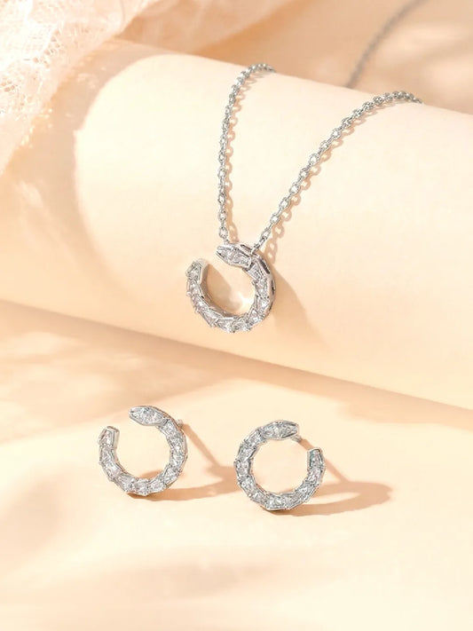 Chic Silver Baguette Circle Pendant Set