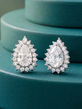 Peora Oval Daisy Stud Earrings - Silver