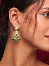 Peora Ratnavali Green Kundan Earrings - Gold