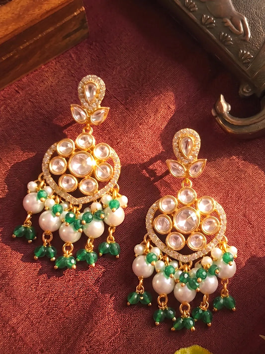 Peora Ratnavali Green Kundan Earrings - Gold