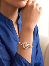Peora Floral Swirl Traditional Bracelet - Gold