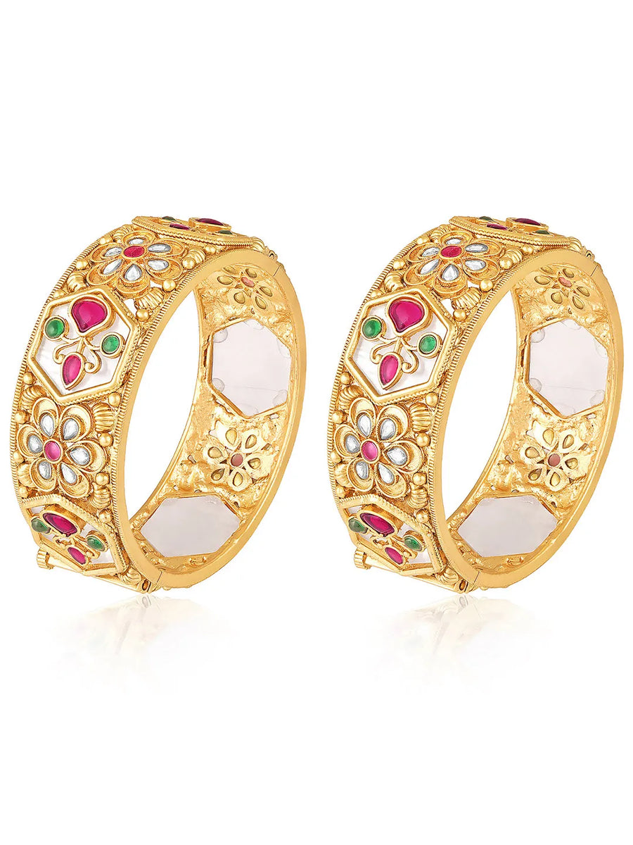 Embellished Floral Pattern Bangles Set - Gold