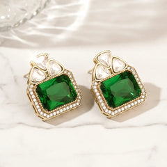 Peora Emerald Kundan Stud Earrings - Gold