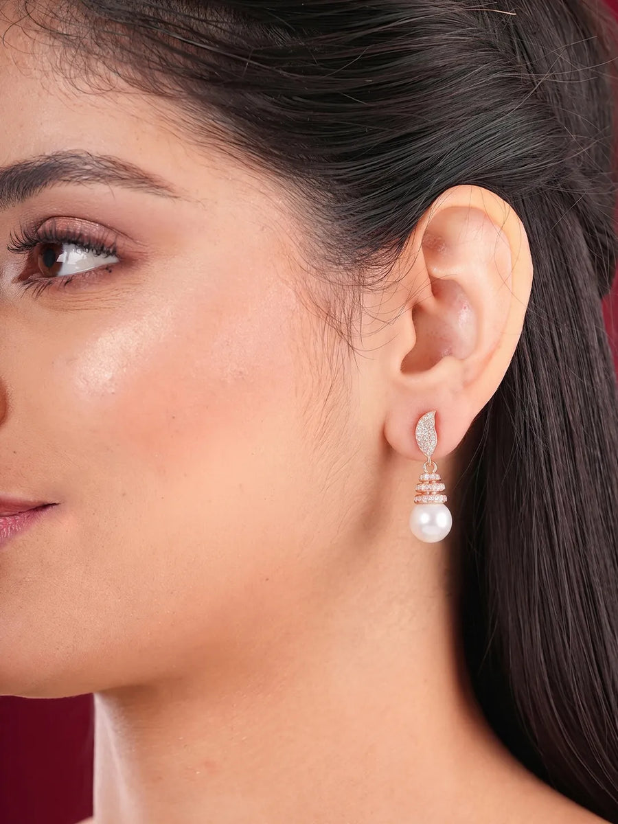 Luminous Pearl Leaf Earrings Rose Gold Plated