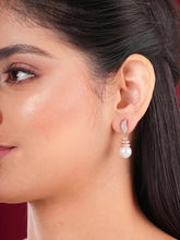 Luminous Pearl Leaf Earrings Rose Gold Plated