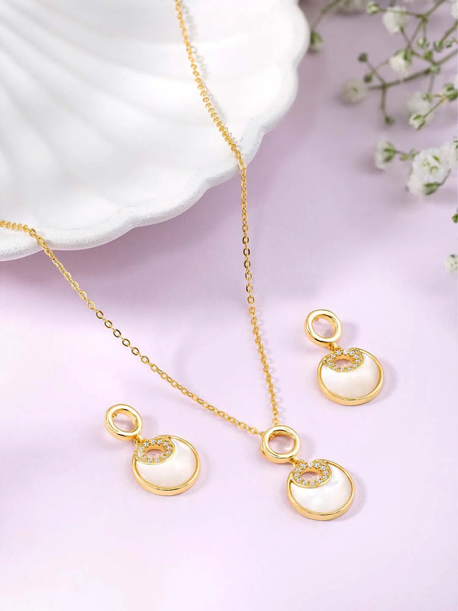 Classic Round Pendant Set – Timeless Fashion Jewellery by Peora


