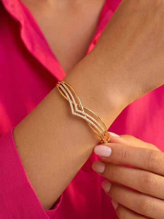 Peora Modern Infinity Twist Silver Kada