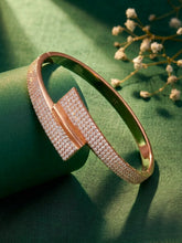 Peora Contemporary Edge Wrap Gold Kada