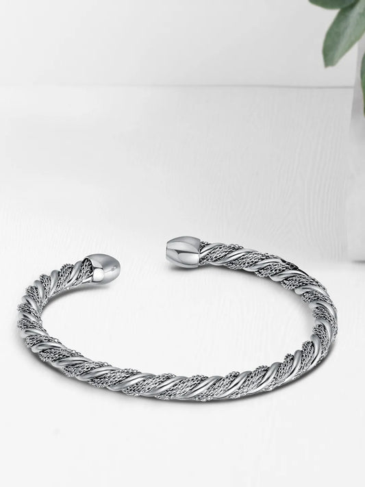 Elegant Stainless Steel Bracelet – Sleek & Refined | Peora
