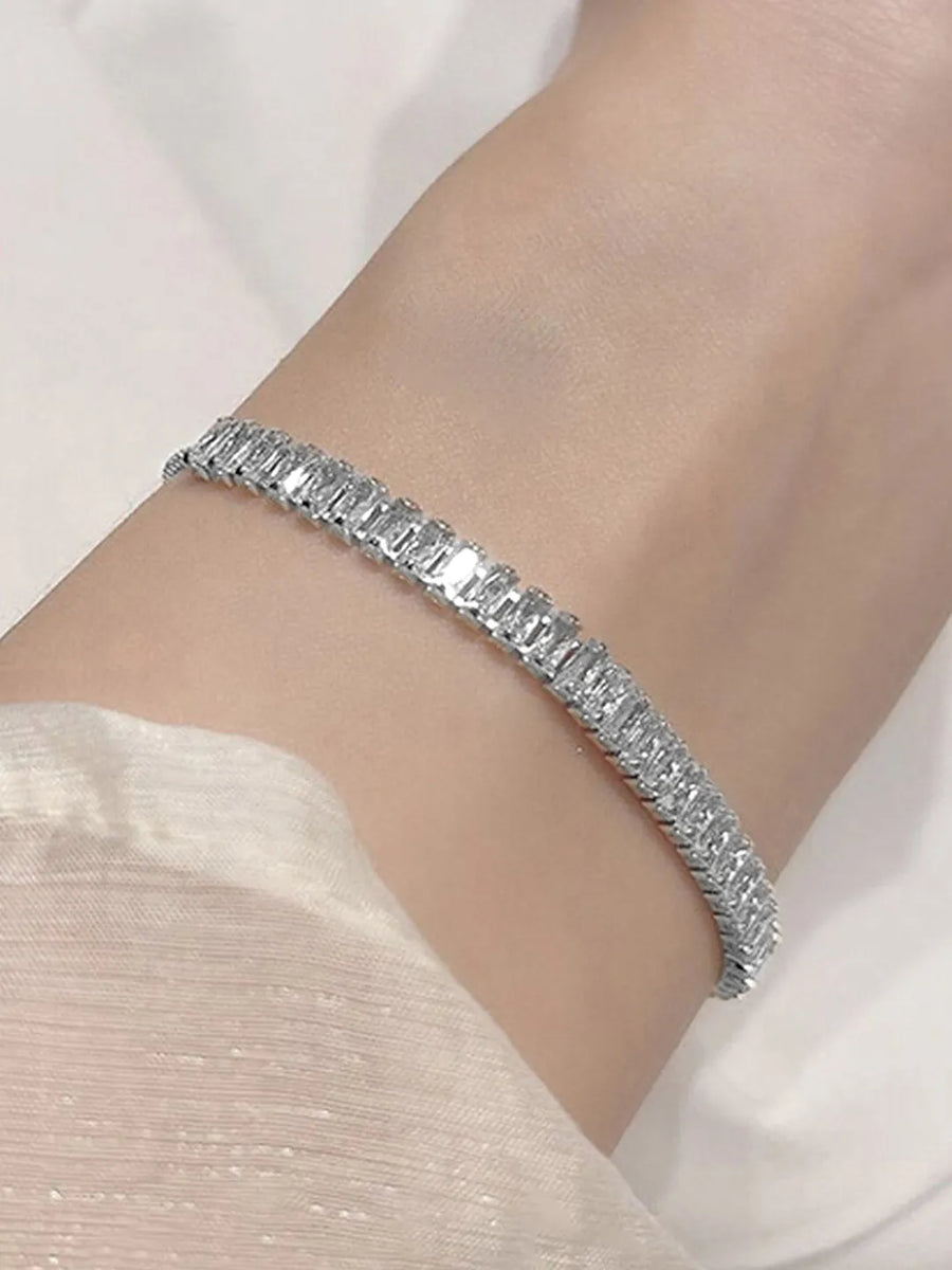 Adjustable Bracelet by Peora – Comfort Meets Style