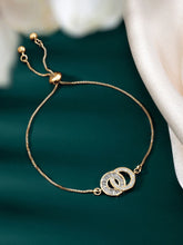 Interlocking Bracelet by Peora – Symbol of Connection