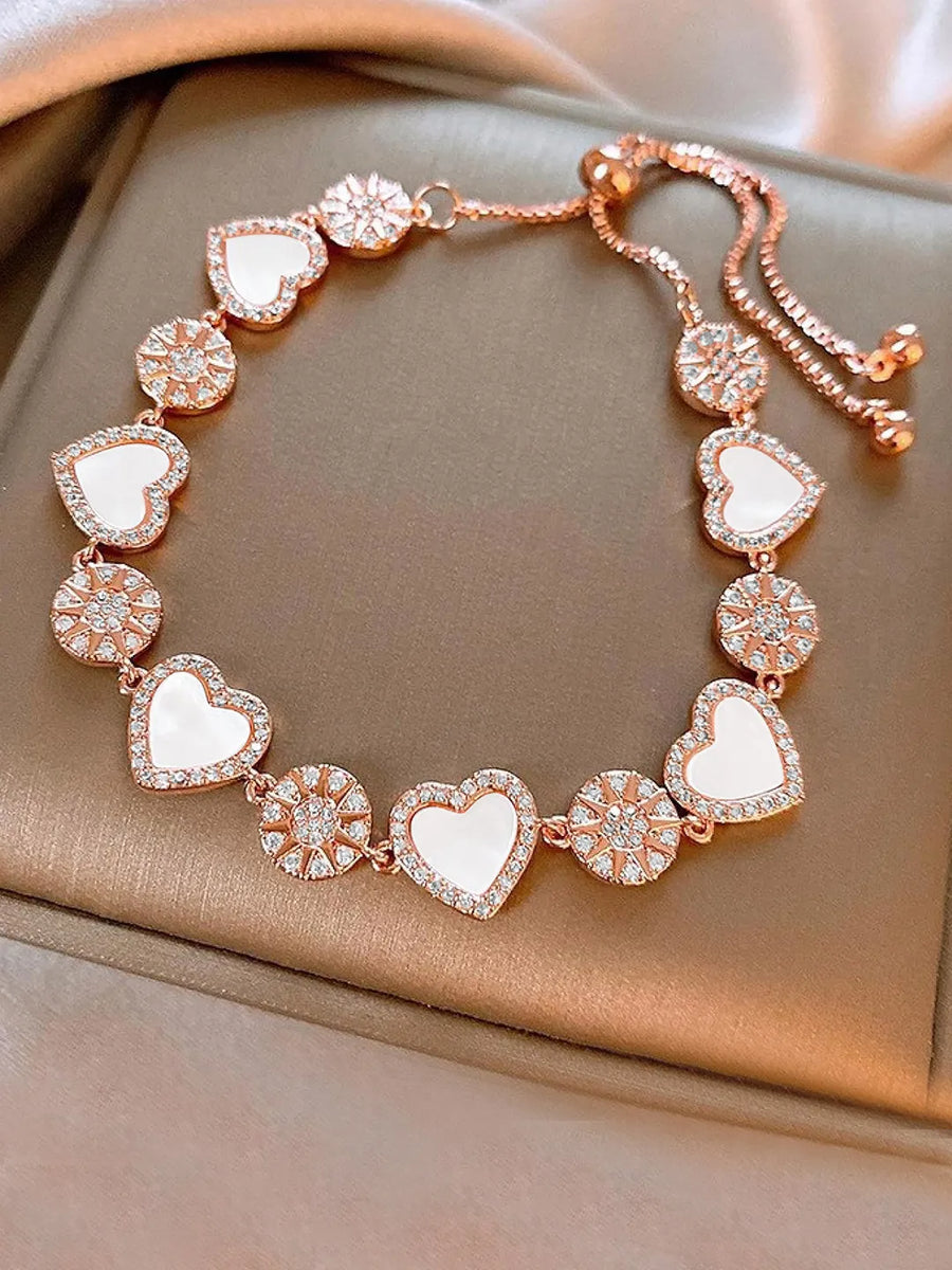 Peora Heart Shaped Bracelet – A Symbol of Love and Style