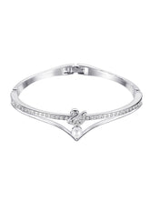 Elegant Swan Pearl Accent Bracelet