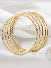 Glamorous Set of 6 Fashionable Bangles