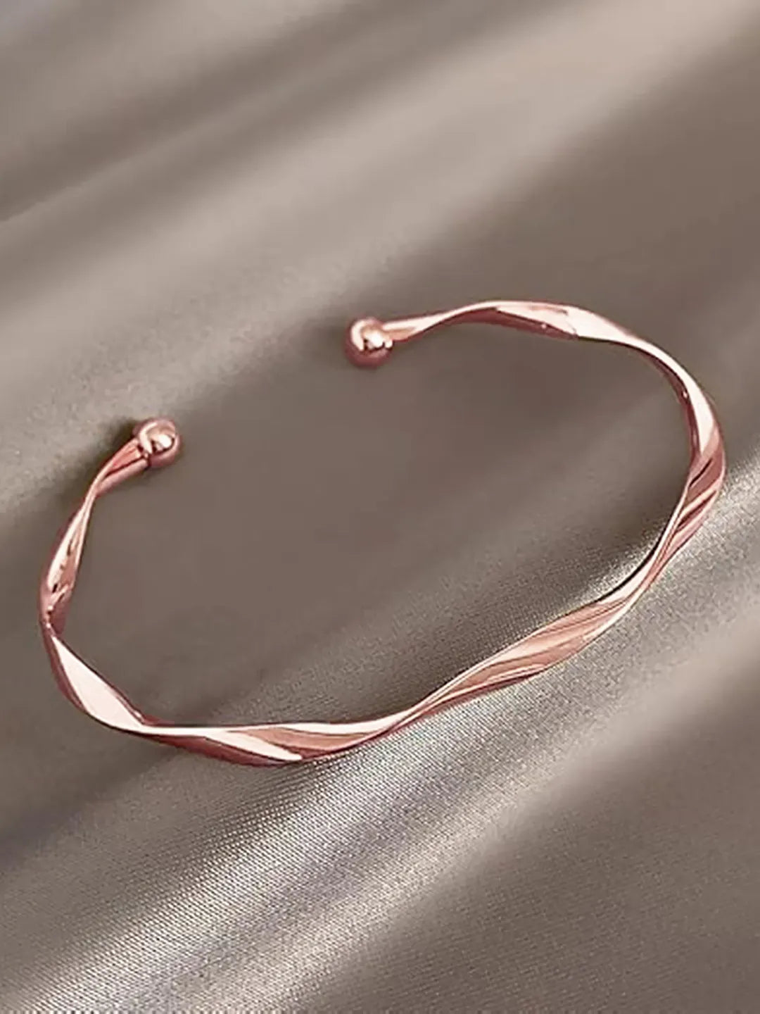 Sleek Twisted Kada with Open Ends