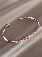 Sleek Twisted Kada with Open Ends
