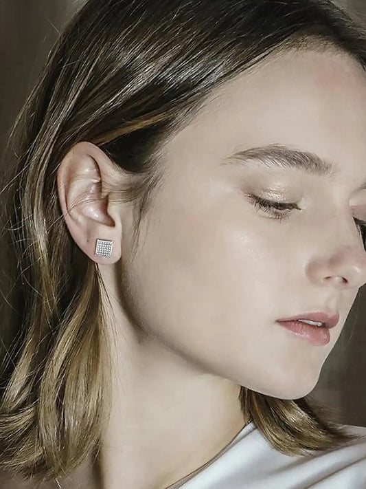 Peora Stud Earrings – Classic Elegance for Everyday Wear