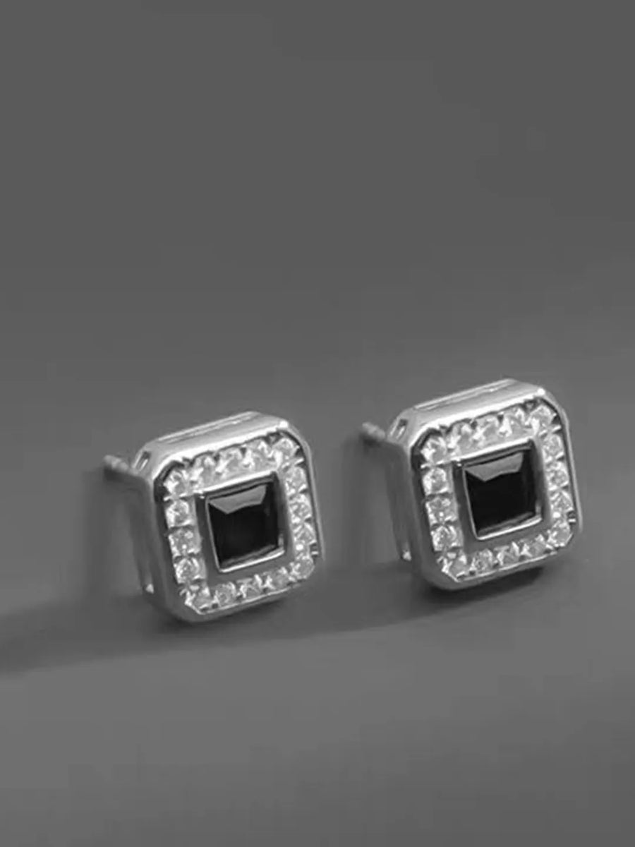 Peora Stone Studs Earring – Subtle Sparkle, Everyday Style