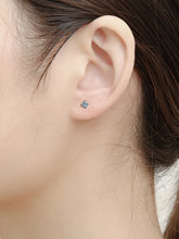 Peora Zirconia Stud Earrings – Sparkling Everyday Elegance