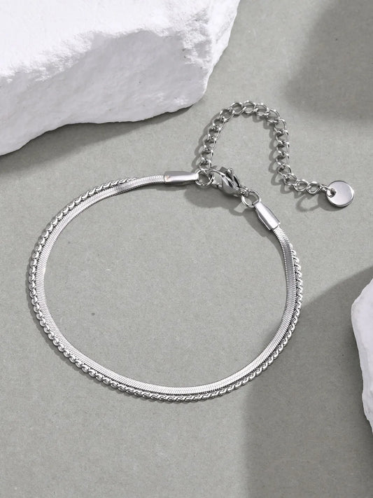 Peora Herringbone Chain for Men – Sleek & Masculine Style