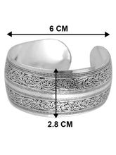 AD Bracelet Classic by Peora | Timeless & Elegant Wristwear
